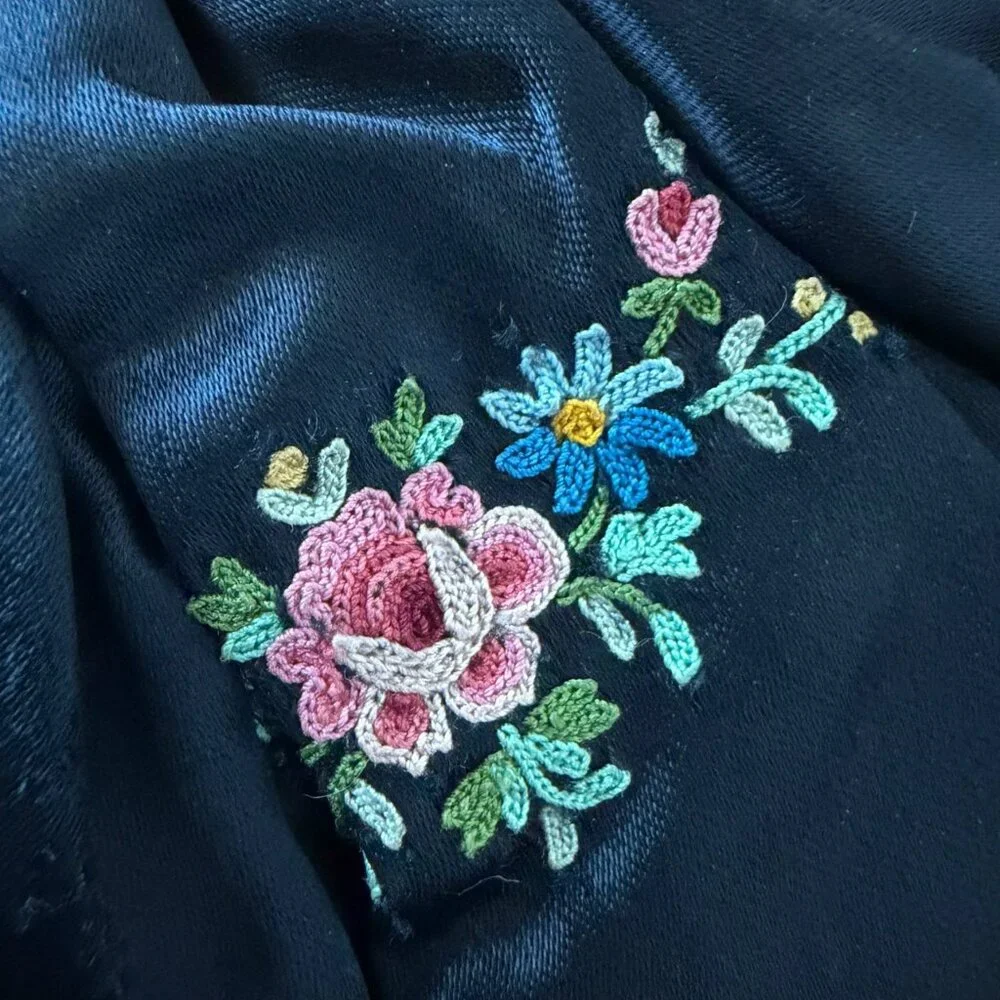 Carty Paris Vintage Floral Embroidered Black Satin Mini Purse - Picture 6 of 10